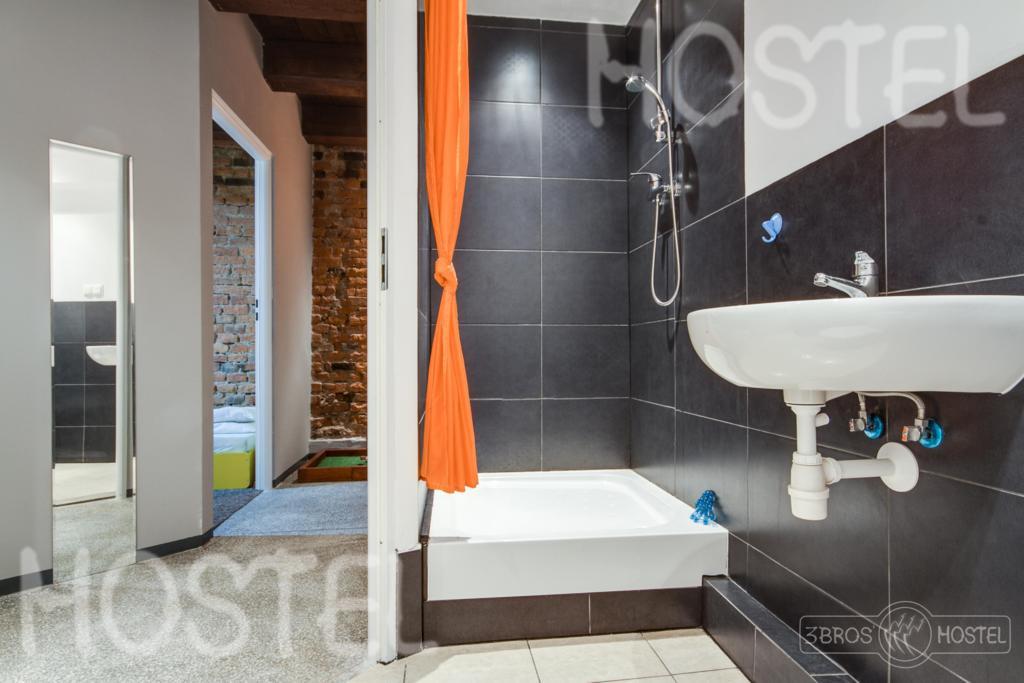 3 Bros' Hostel Cieszyn Cieszyn  Exteriör bild