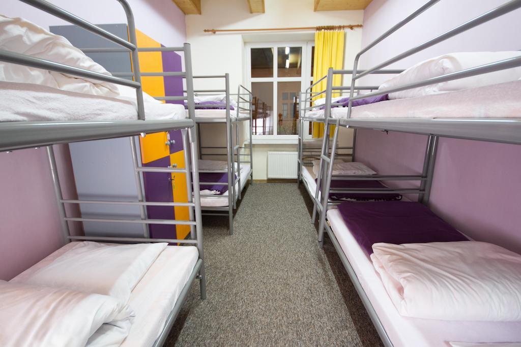 3 Bros' Hostel Cieszyn Cieszyn  Rum bild